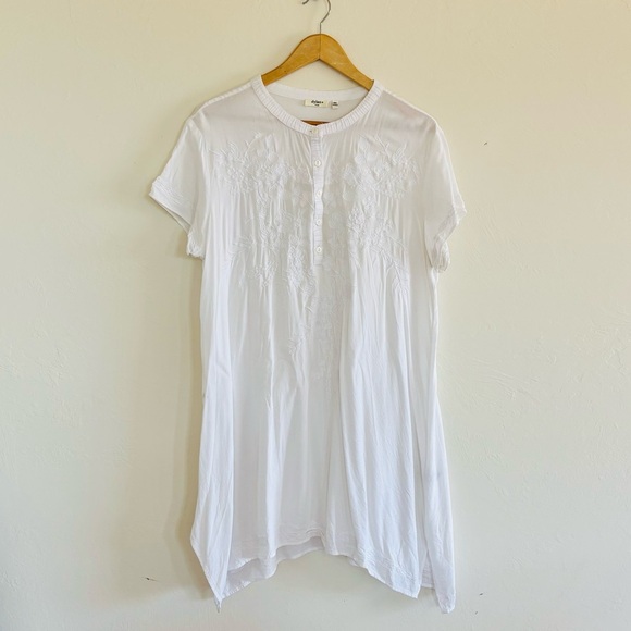 DYLAN White Floral Embroidered Dress - Picture 8 of 17